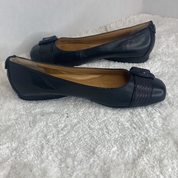 Pristine Nurture Women's Carine Ballet Flats Black Leather Slip On Buckle 9.5 - Picture 5 of 8